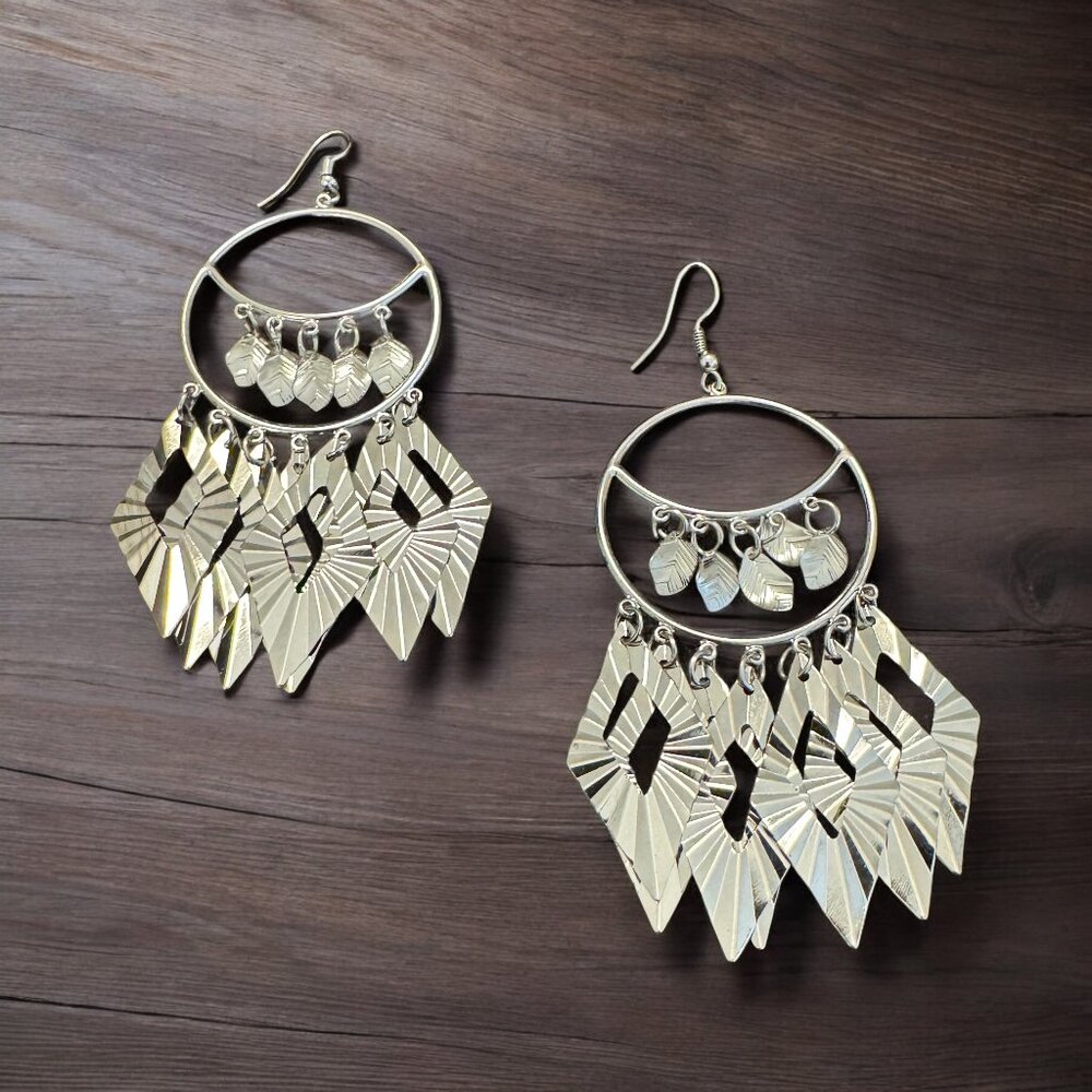 Silver Tone Pierced Earrings Dangling Chandelier Light Weight Hook